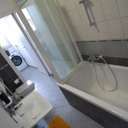 Flora Διαμέρισμα Πούλα