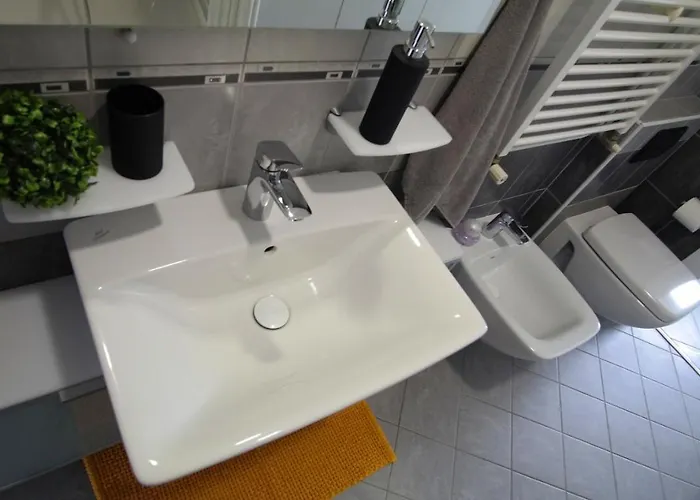 Flora Apartman